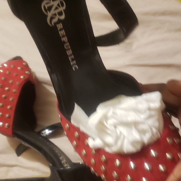 Shoes - Picture 1 of 5
